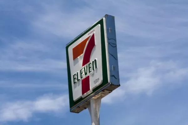 Couche-Tard Considers Raising Offer Price For 7-Eleven – Bloomberg