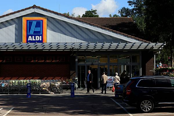 How Aldi Stole Christmas: Tesco CEO Lewis Can’t Halt Stock Slide