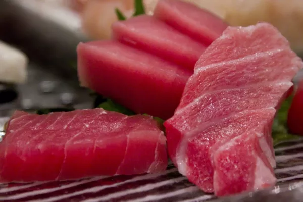 Tuna Goes For $200,000 At Tokyo Market's New Year Auction