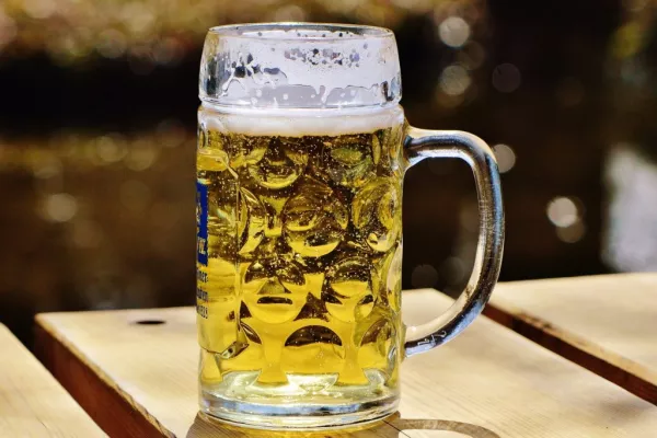 In Paris Pub, British Punters Drown Sorrows With Brexit Beer