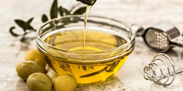 Spanish Supermarkets Lock Up Olive Oil As Shoplifting Surges