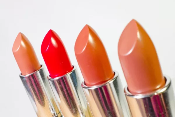 Beauty And The Inflation Beast: 'Lipstick Effect' To Shield Estée Lauder, Coty
