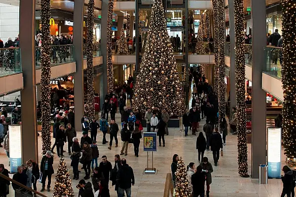 Irish Shoppers To Spend More Than Christmas 2015