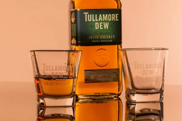 Tullamore Dew Signs As Official Whiskey Of Boston Red Sox