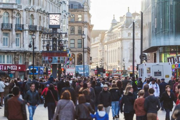 UK Shoppers Buy Less, Adding To Slowdown Signs For Economy