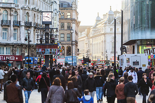 UK Retail Sales Growth Softens In Q3 As Department Stores Disappoint