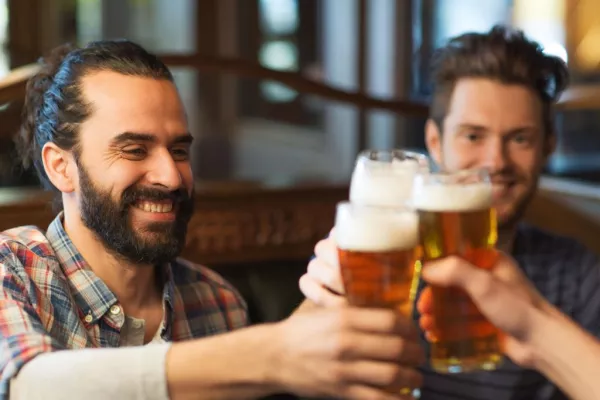 World Cup Drinkers Boost UK GDP, Easing Recession Risk