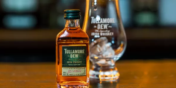 Irish Whiskey Brand Tullamore D.E.W. Lands Partnership With Aer Lingus