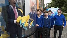 Government And Food Industry Sign 'Gum Litter Taskforce' Agreement