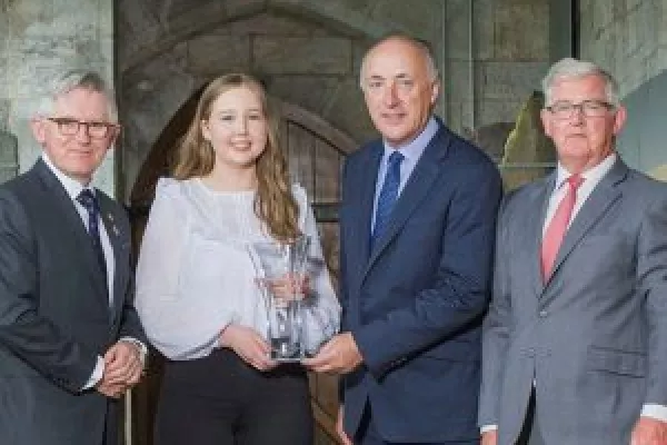 Nora Cash Wins SuperValu Award for Excellence In Food Microbiology