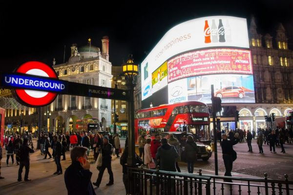 UK Retail Sales Bounce As Shoppers Flock To January Sales