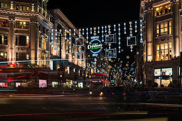 UK Grocers' Sales Subdued As Shoppers Delay Christmas Preparations