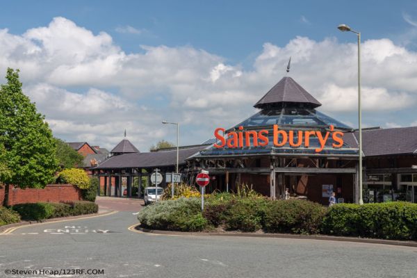 Britain's Sainsbury's To Pay Store Staff At Least £10 An Hour