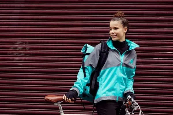 Deliveroo Ticks Up As Retail Investors Join Trading