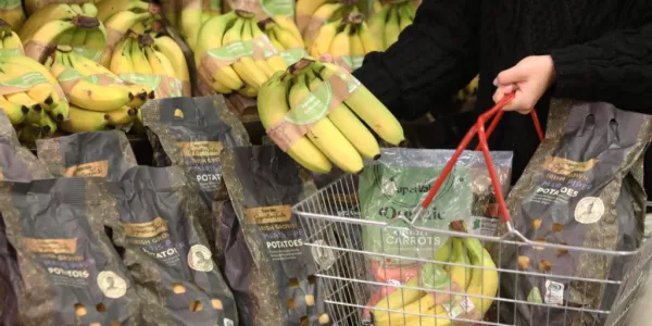 SuperValu 'Significantly' Reduces Single Use Plastic In Fruit and Veg Aisle