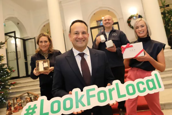 Varadkar Asks Shoppers To 'Look For Local' This Christmas