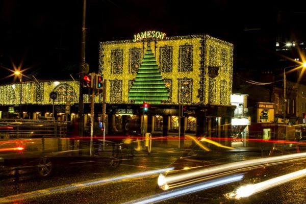 Talon Ireland And Irish Distillers Create Christmas Tree Crafted With 400 Jameson Bottles