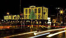 Talon Ireland And Irish Distillers Create Christmas Tree Crafted With 400 Jameson Bottles
