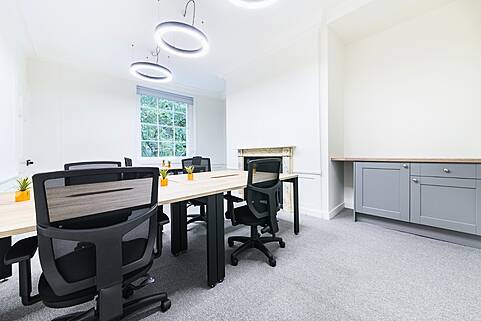 Serviced Office Broker, 14 - 17 Red Lion Square, Holborn, London, United Kingdom, LON7042