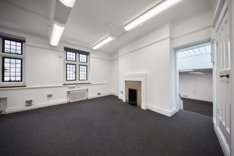 Serviced Office To Let, One St Aldates, Oxford, United Kingdom, OXF6902