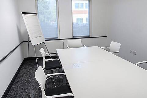 Rent Temporary Office, John Smith Drive, Oxford Business Park South, Oxford, United Kingdom, OXF5011