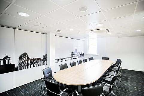 Short Term Offices, King Street, Central Retail District, Manchester, United Kingdom, MAN5530