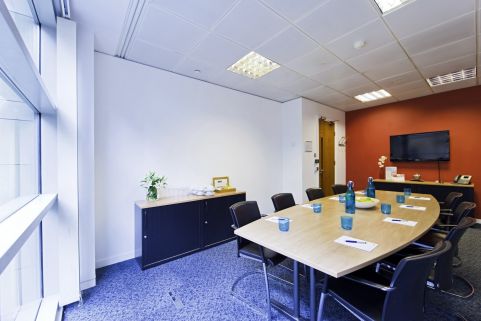 Executive Offices, King Street, Central Retail District, Manchester, United Kingdom, MAN93