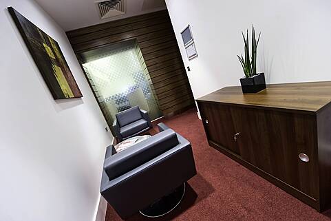 Executive Offices, Lombard Street, Bank, London, United Kingdom, LON194