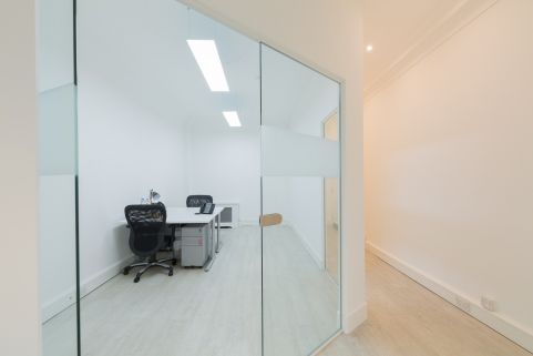 Office Space Solutions, Queen Street, Mayfair, London, United Kingdom, LON5059