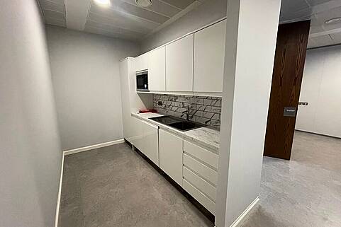 Executive Offices, South County Business Park, Leopardstown, Dublin 18, Ireland, DUB7639