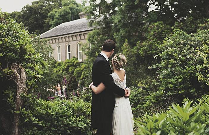 Cathy and Paddy's chilled out wedding at Ballyvolane House, Co. Cork
