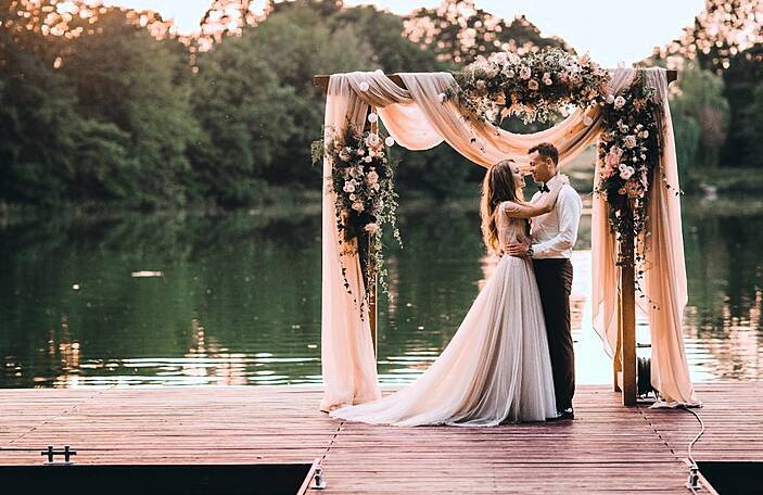 4 wedding traditions you should consider breaking