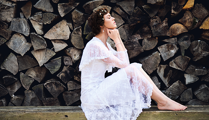 Scandinavian inspired winter wedding fashion and decor