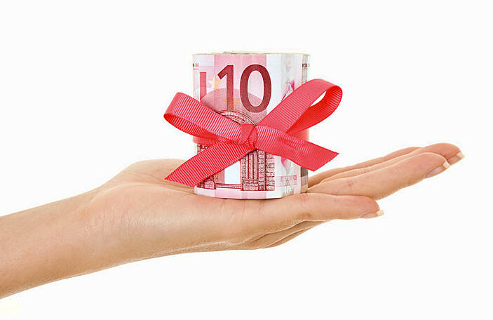 How Much Money Should You Give As A Wedding Present Confetti Ie