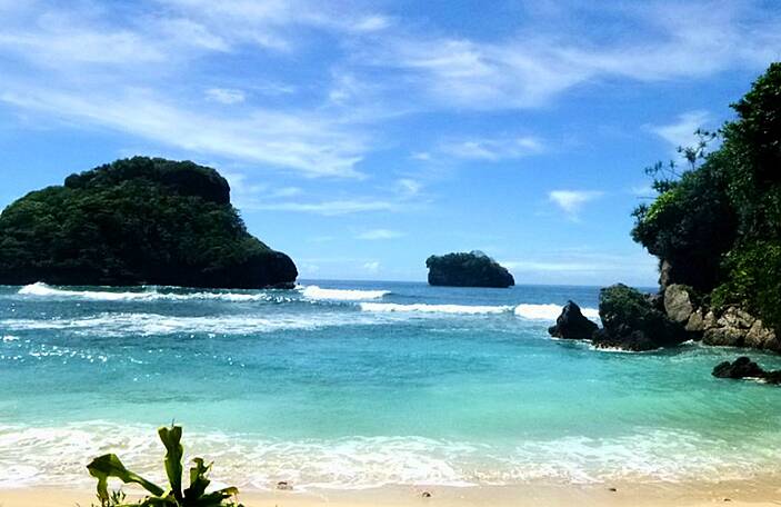 9 insta-worthy beaches to visit on your honeymoon