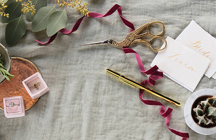 2019 Wedding Themes: Florals, Stationery and Cake Inspo