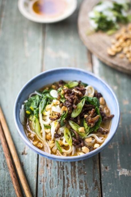 Dan Dan Noodles | DonalSkehan.com, These spicy Asian noodles will put a pep in your step. 