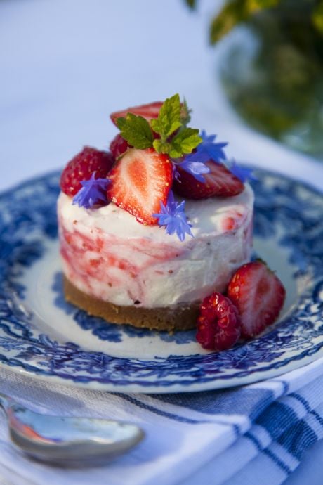 Mini Strawberry & White Chocolate Cheesecakes | DonalSkehan.com, This is the perfect summer dessert. 