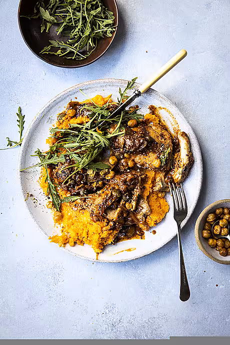 Honey & Mustard Chicken Salad Bowl With Sweet Potato Mash, Rocket & Crispy Chickpeas | DonalSkehan.com