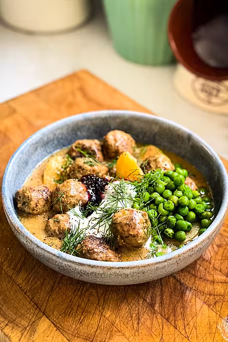 Slow Cooker Swedish Meatball Stew | DonalSkehan.com