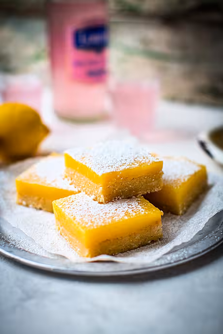 Lemon Bars | DonalSkehan.com, A quick dessert that packs a zesty zing!
