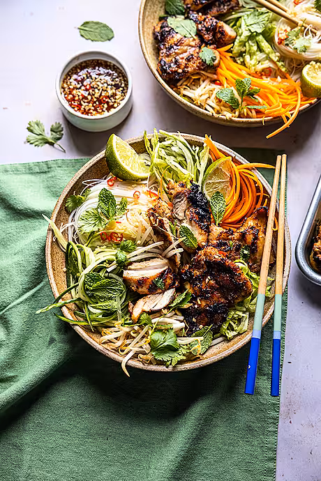 Vietnamese Vermicelli Bowl with Lemongrass Chicken | DonalSkehan.com