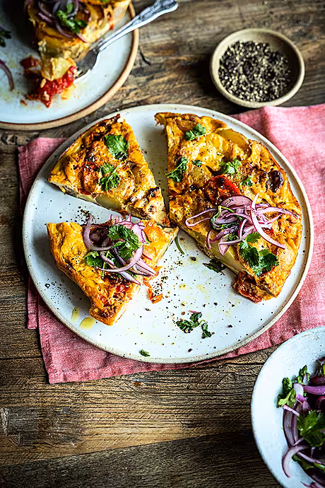 Sausage, Fennel & Tomato Tortilla with Red Onion & Coriander Salad | DonalSkehan.com