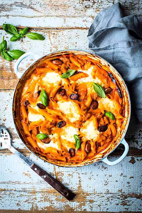 Pepperoni Pizza Pasta | DonalSkehan.com, One pot and kid friendly.