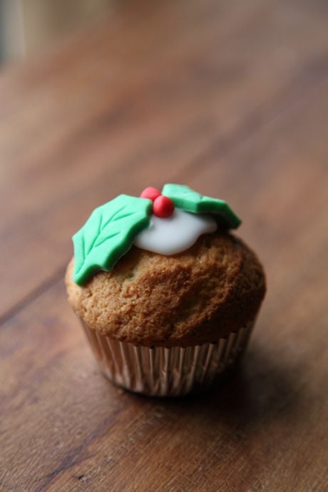 Christmas Cupcake Recipe | DonalSkehan.com, A dainty alternative to traditional christmas dessert. 