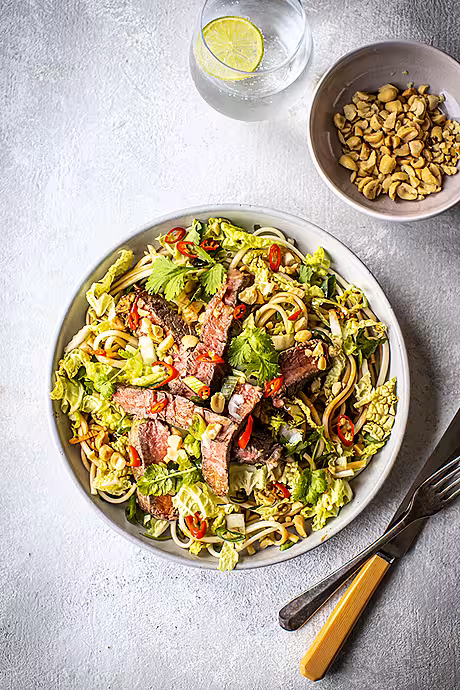 Spicy Steak Noodle Bowl with Sesame Soy Dressing | DonalSkehan.com
