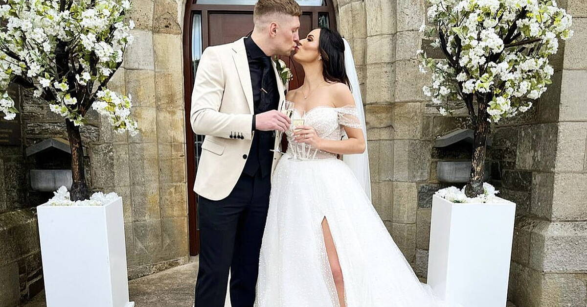 Wedding bells ring for boxer Jason Quigley and beautiful bride April Mc ...