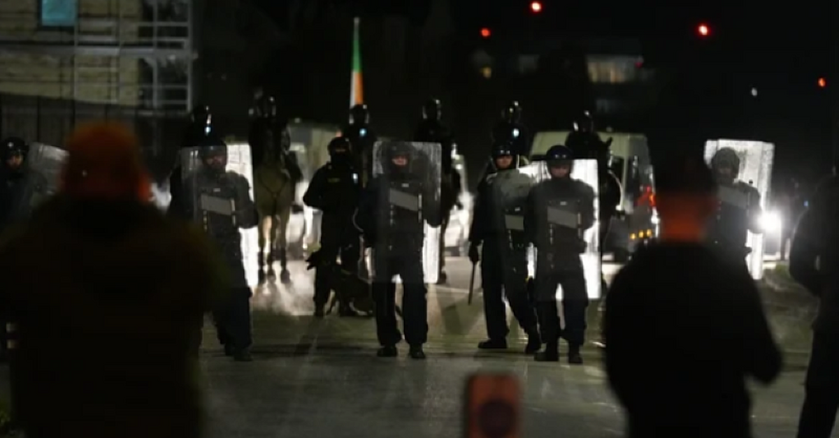 Over 20 arrests after second night of Dublin riots - Donegal Daily