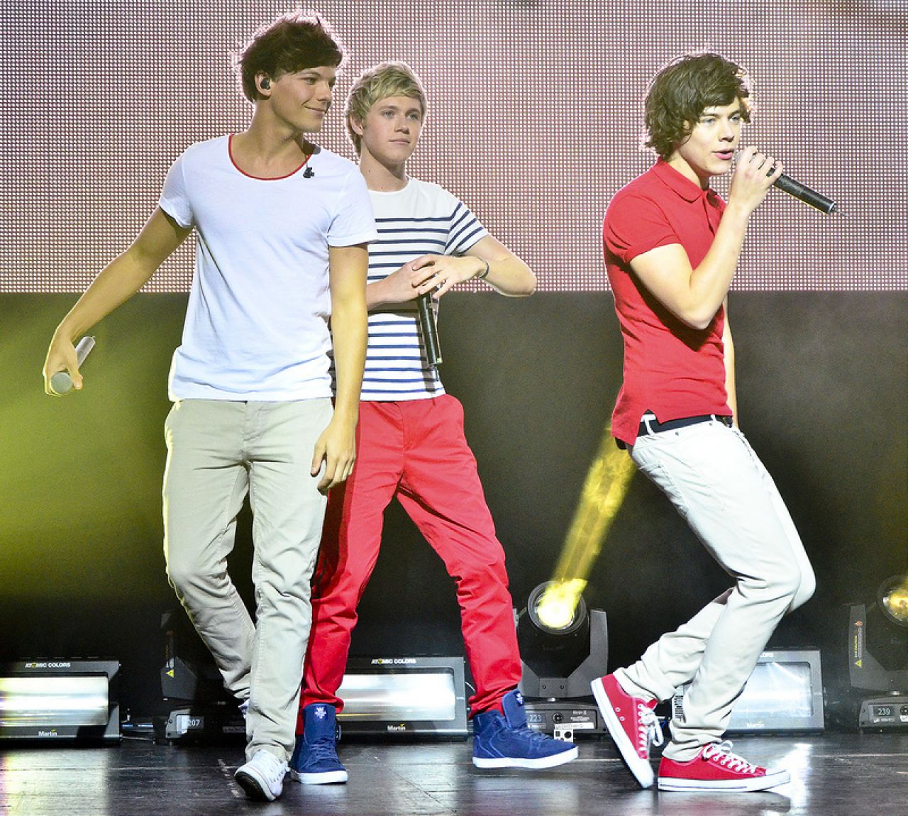 One Direction performing Entertainment.ie