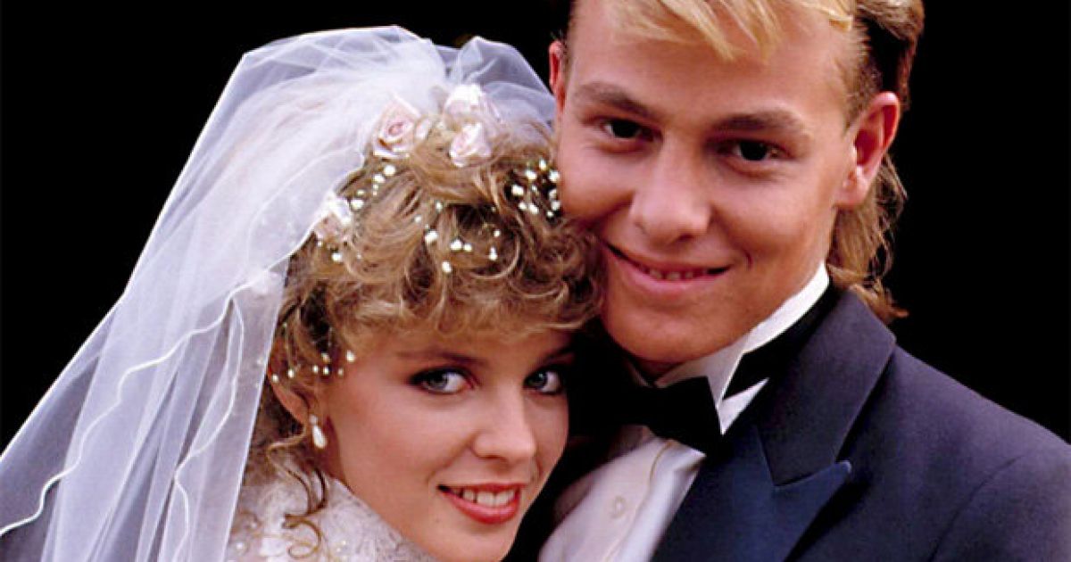 Watch: Kylie Minogue, Jason Donovan, Guy Pearce all ...